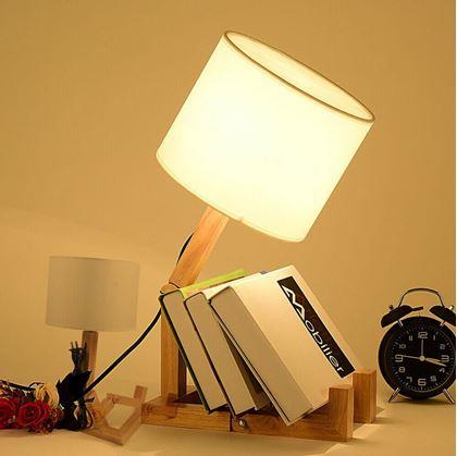 Obrázek z Dřevěná stolní lampa panáček